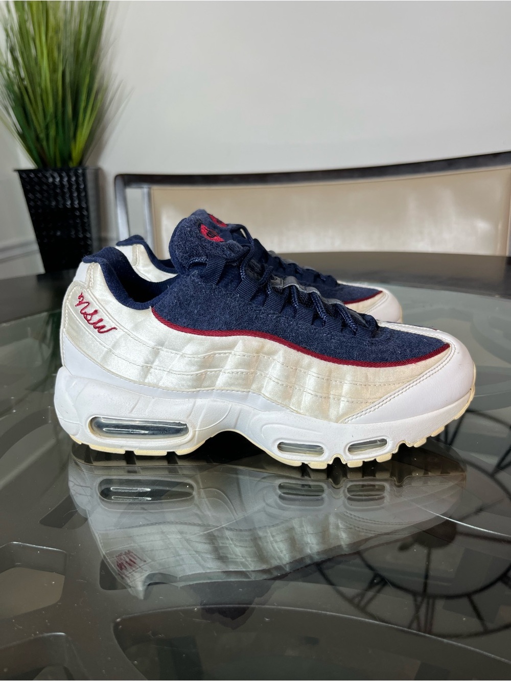 Nike Air Max 95 LX Satin Terry White Blue Red  USA Womens Sz 8.5